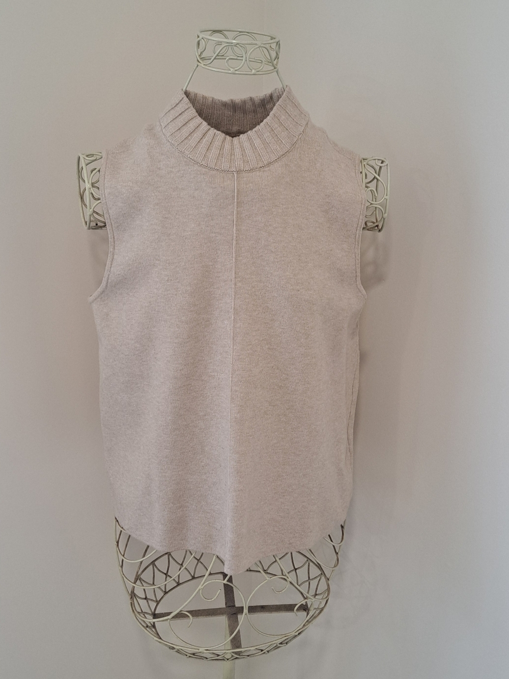 Marled Women's Mock Neck Sleeveless Sweater Mobwife Old Money Classic Preppy L.